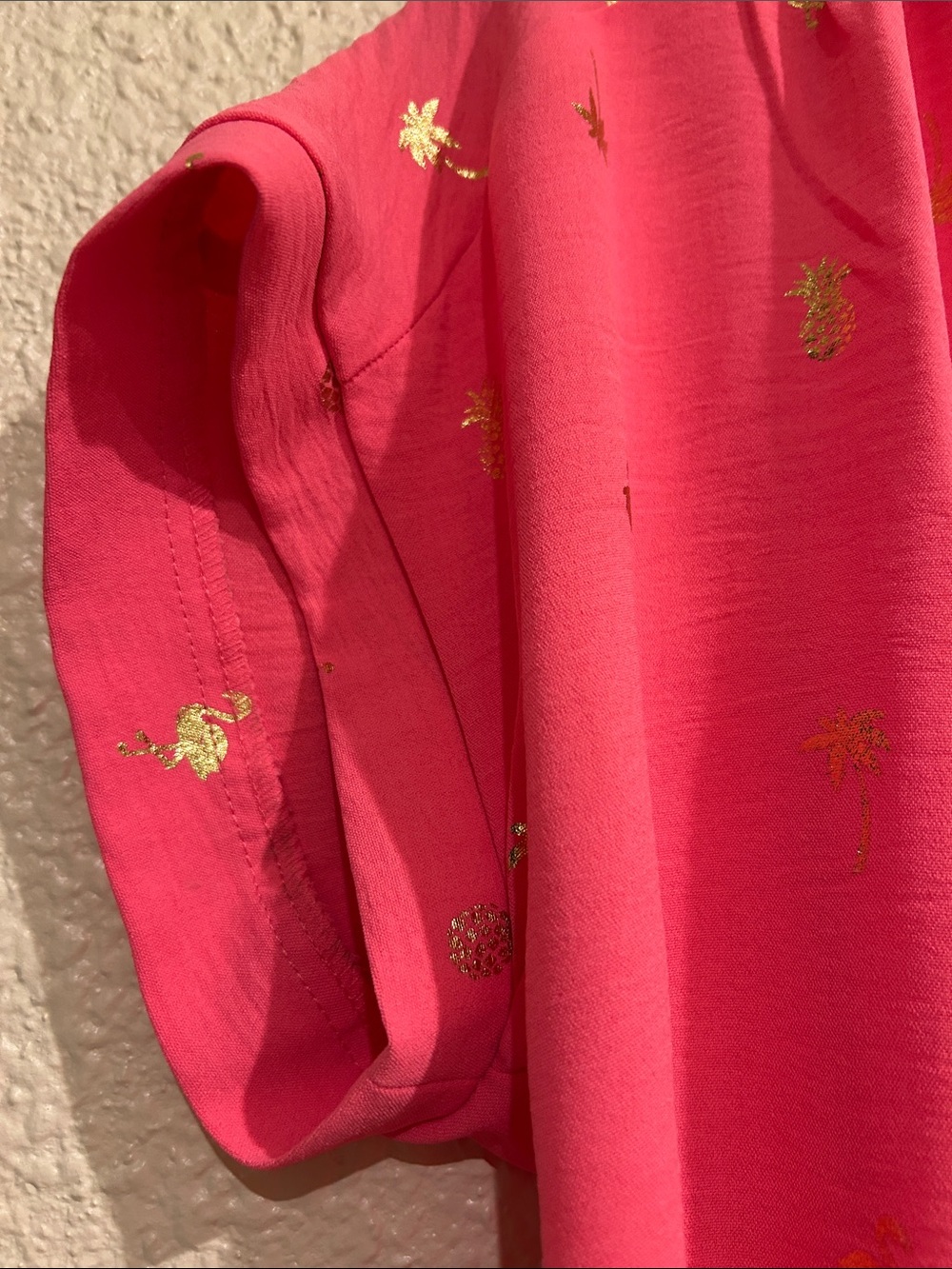 Chenault Coral Pink Short Sleeve V-Neck Blouse with Gold Pineapple Motif - Picture 4 of 7